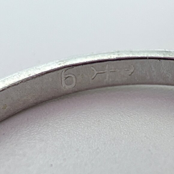 VTG Silver Tone White Crystal Fantasy Cut Prong Set Promise Ring Size 9 - Picture 6 of 8